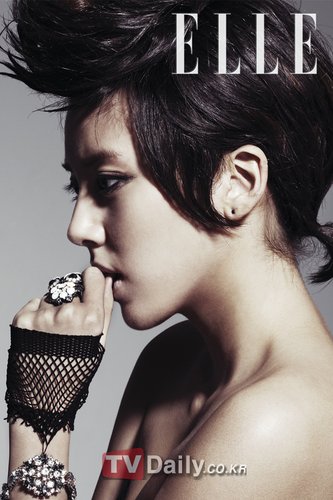 韩国女歌手孙丹菲新画报 展现自己特有的性感