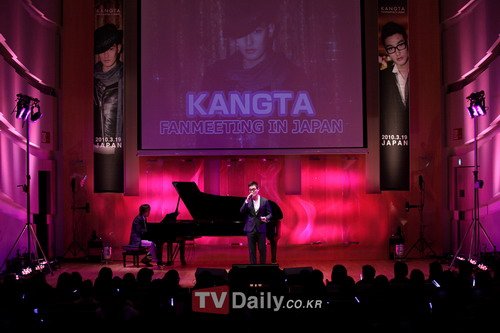 安七炫日本粉丝见面会场面火爆 退伍魅力依旧