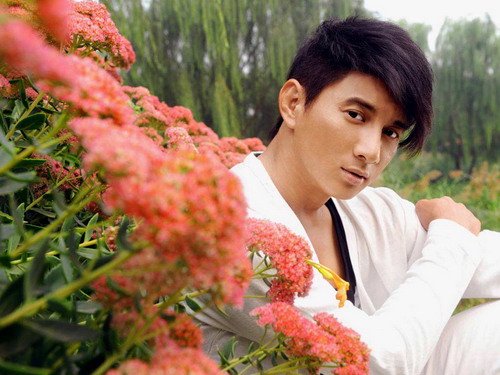吴奇隆27日亮相垫江牡丹节 爱国花更爱环境