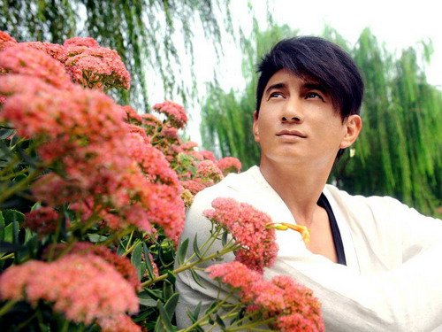 吴奇隆27日亮相垫江牡丹节 爱国花更爱环境