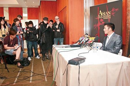 谢霆锋5月陪爱妻张柏芝产子 孩子名仍未想好