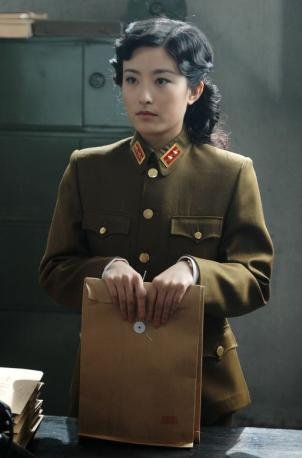 徐雅祺演绎感性女人 《中天悬剑》中为情自杀