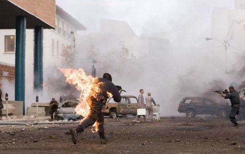 《天地逃生》视觉冲击强 迎合80后看电影偏好