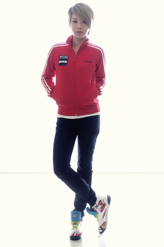 “超女”佘曼妮呼吁公众关注环保 用爱点亮希望