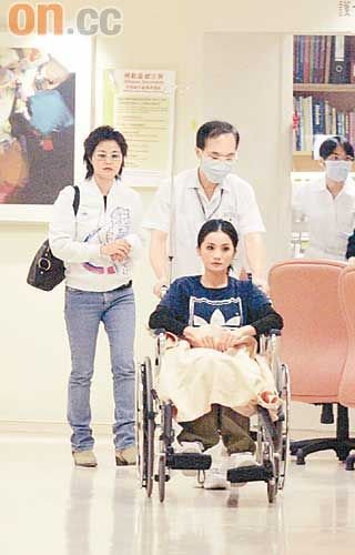 阿sa出身单亲家庭 sa妈甘当女儿贴心保姆【图】