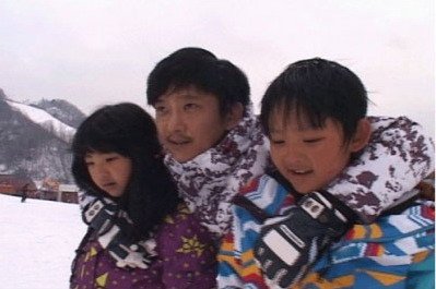 崔真英生前与侄子合照公开 幸福时光令人心酸