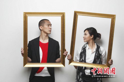 黄立行背徐静蕾晒“恩爱” 眉目传情玩暧昧【图】