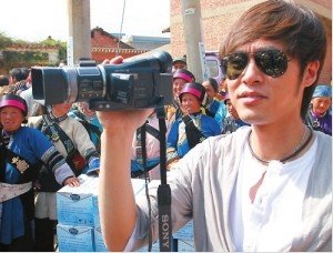 刘晓庆素颜上阵搬水桶 回击捐建蓄水池作秀说