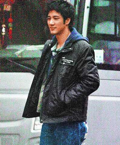 王力宏微醺大解放 熊抱交缠一女子似连体婴【图】