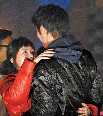 王力宏微醺大解放 熊抱交缠一女子似连体婴【图】
