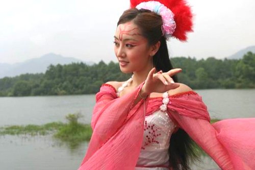 刘洋也曾在前部《欢天喜地七仙女》中扮演大仙
