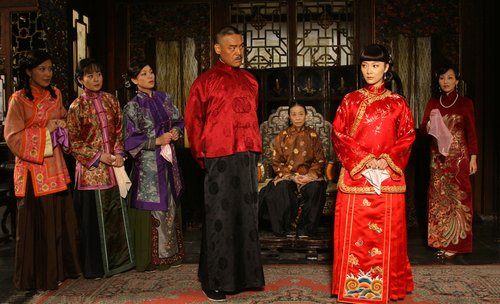 《铁梨花》讲述盗墓贼之<em>女传奇</em> 再掀严歌苓热