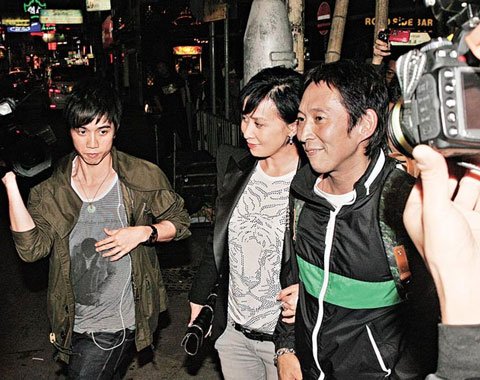 刘嘉玲夜会钮承泽揽臂弯 曾传戏假情真【图】