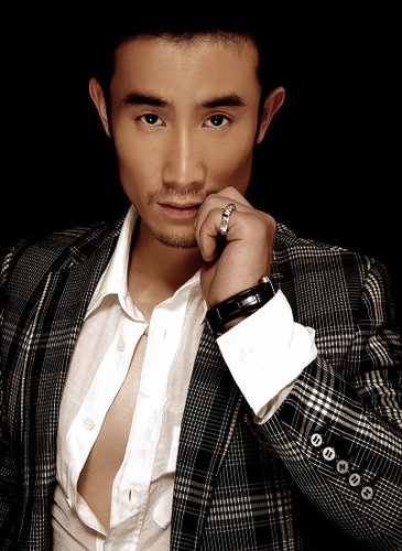 奇道钟爱英雄人物 《雪域天路》后还想演军人