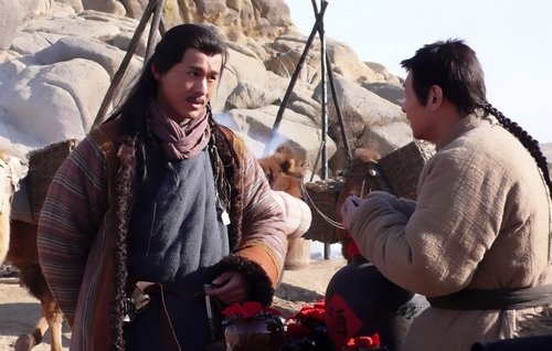 乔振宇新剧内蒙取景 苦中作乐变摄影达人(图)