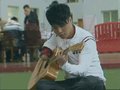 视频：2010快男出现“坚强哥” 独臂秀吉他