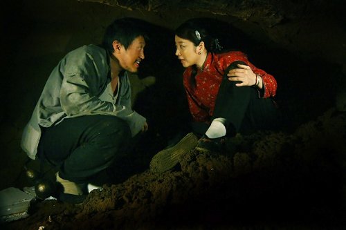 《地道英雄》开播 赵春羊何冰陈小艺上演三角恋