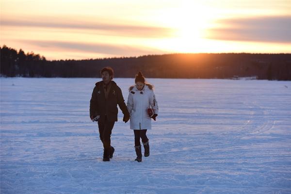《相爱吧》橙汁CP芬兰打雪仗 谱写唯美北极之