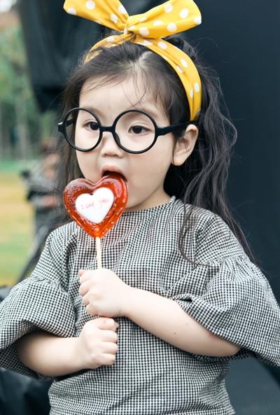 鹿晗什么时候有“儿子”了？还要上《爸爸4》