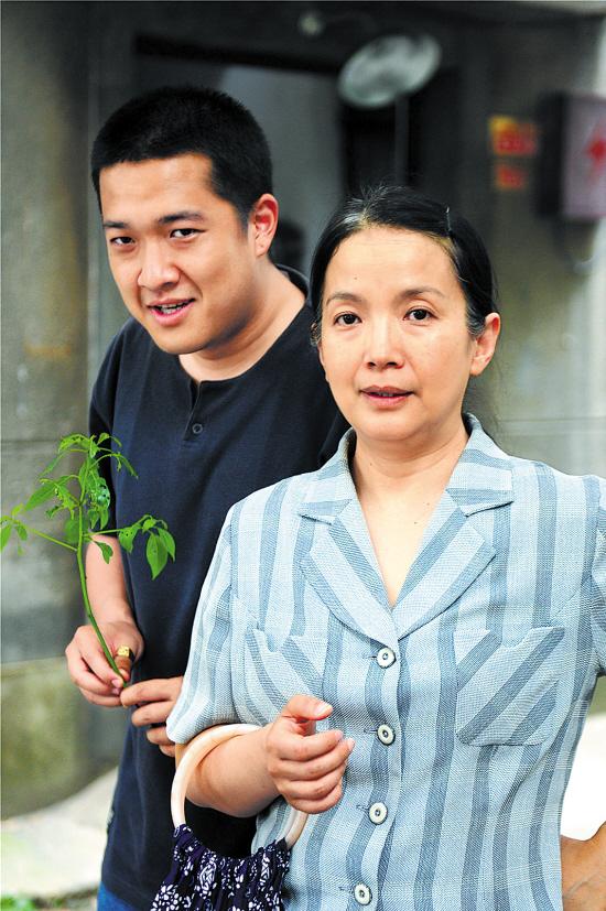娱乐行业趋势和动向 张丰毅吕丽萍儿子年内将结婚 与女友相识5年
