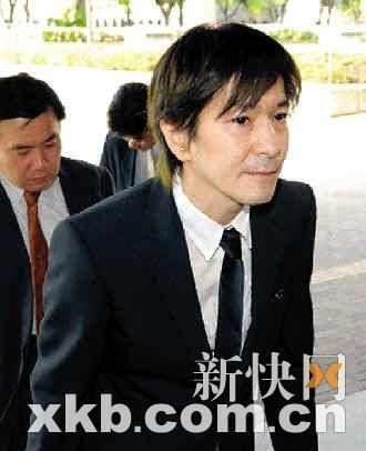 小室哲哉爱妻脑出血送医急救 抢救及时恢复知