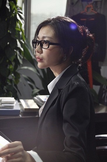 《宝马狂想曲》式小夫妻时代 陈小春别恋熊乃瑾