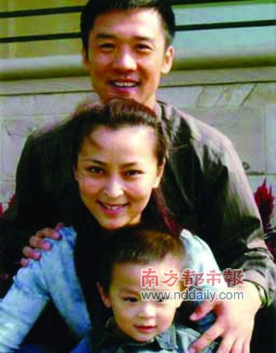 曾主演《人间正道是沧桑》和《中国远征军》的电视演员黄志忠,与川籍"