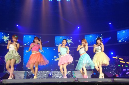 蜜女天团i Me撒娇舞沸腾全场 录节目现演艺才