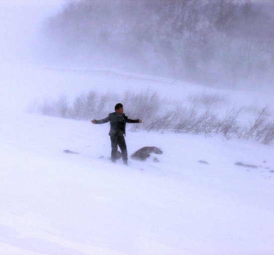 侯旭长白山"呼风唤雪" 导演山奇零下30度拍mv