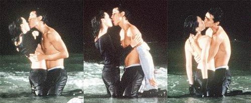 盘点<em>国产电影</em>明星裸戏:范冰冰与2男上演虐待情