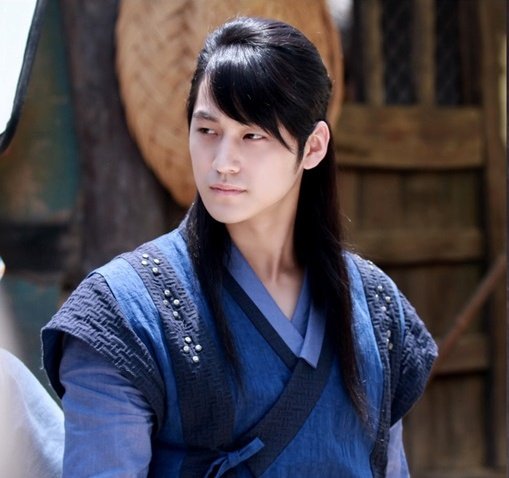 《火之女神》曝剧照 金泛化身武士展气场