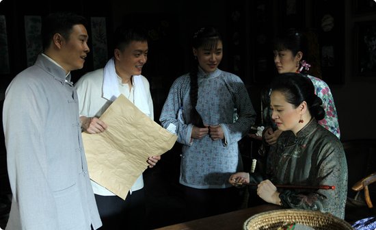 ()《说书人》剧照 由吴健,(),李立群等共同出演 而提到"学院派"三个