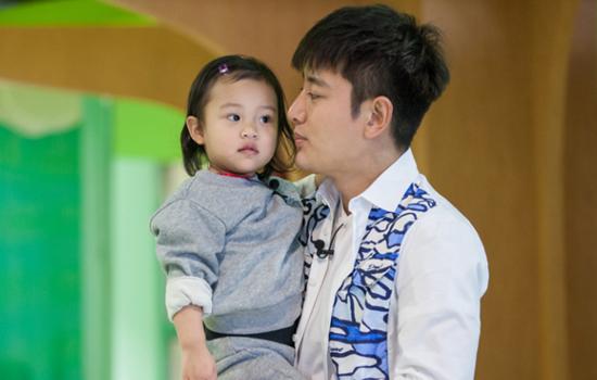 贾乃亮:我是神经奶爸 甜馨的语言天赋很高