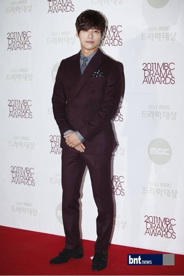 《清潭洞爱丽丝》明首播 南宫民客串文根英情人