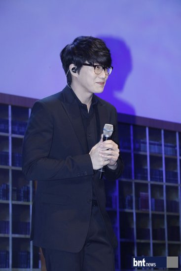 KBS歌谣大典即将举行 允儿郑容和担任主持人