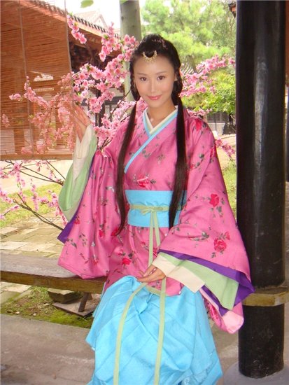 杜十五参演电视剧版《画皮》 上演“美女如琳”