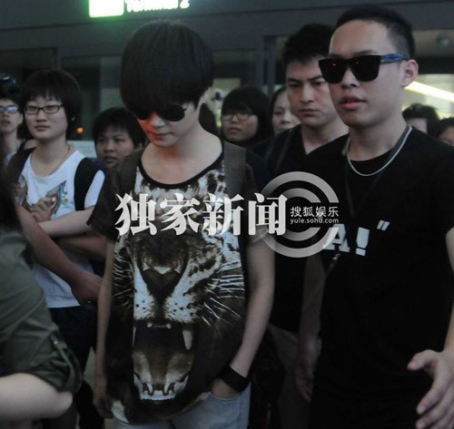 曝李宇春男友是煤老板 曾出钱为其办演唱会