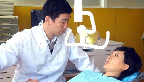 王千源《说谎的爱人》扮牙医 被称“新好男人”