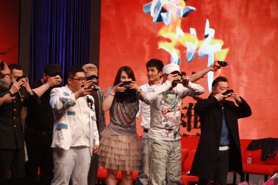 孟瑶产后瘦身首亮相 卖力宣传新《水浒》被刁