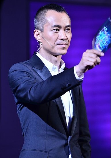 邱主播主持《我们约会吧》褒贬不一 自称没转型