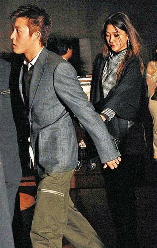 陈冠希缺席女友家庭聚会