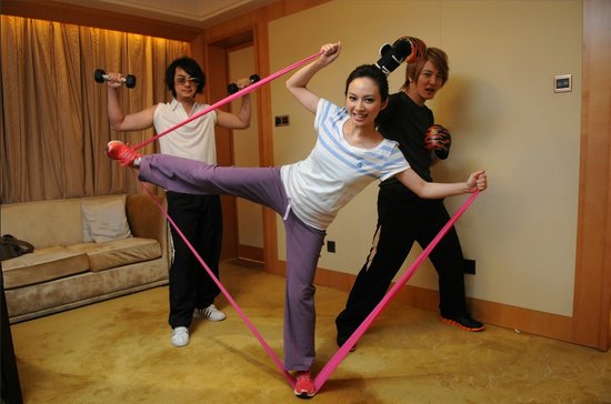 <em>飞儿</em>乐团辛苦备战演唱会