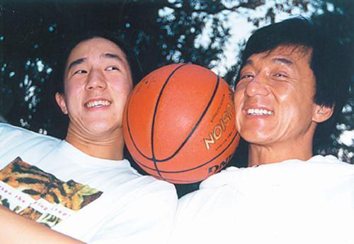 成龙与房祖名