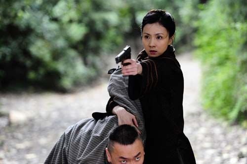 陶虹《我的父亲是板凳》变打女 拍武戏当锻炼