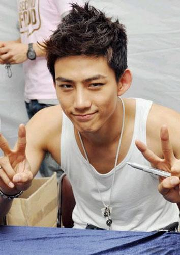 2PM玉泽演将起诉恶意网民 遭其常年人身攻击