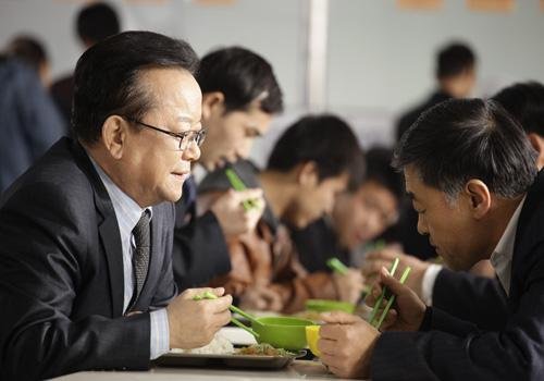 《你是我的幸福》收视攀升 王刚李明启同飙戏