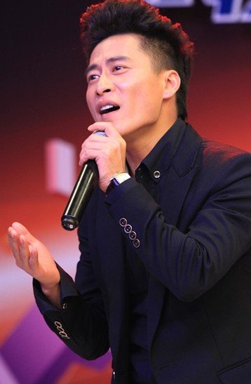 民间春晚众星云集 喜剧王子吉星脱口秀妙趣横生