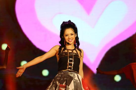 苍井空携手竹书群星发新歌《谢谢你》 喜迎新春