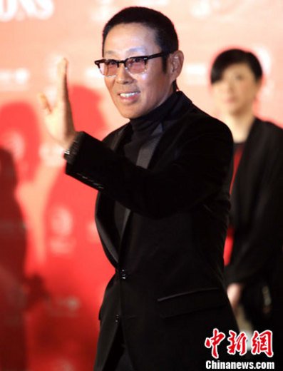 陈道明两会遭围堵 否认是片酬最高内地男星