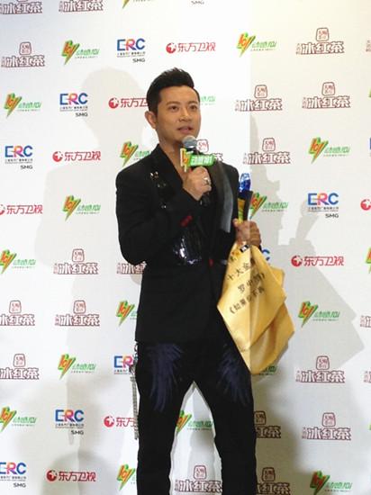 罗中旭断情之作 获第21届东方风云榜十大金曲奖